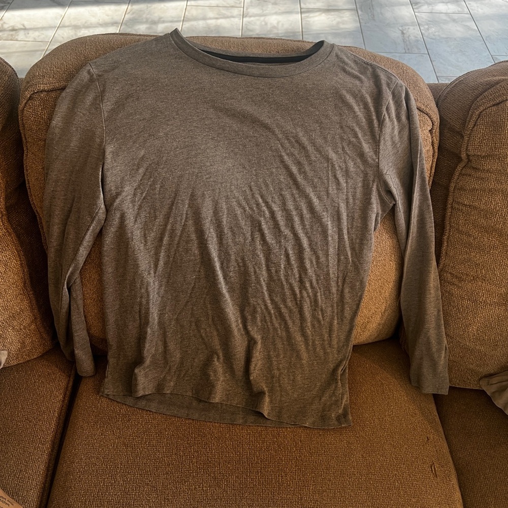 Old Navy Boy’s Gray Long Sleeve Tee